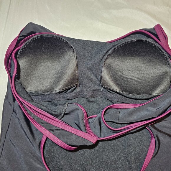 Speedo Swimming Suit, Black and Burgundy, Size XXL, Keyhole Back, 1 Piece - Picture 8 of 9